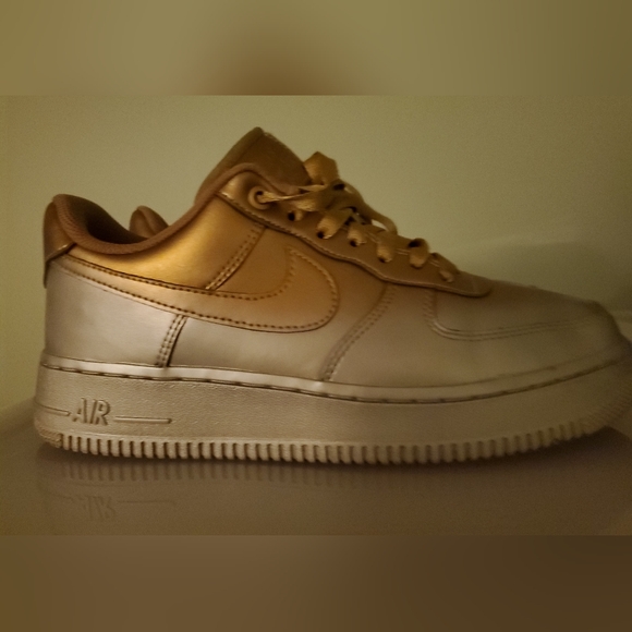 Nike Air Force 1 Low 'Gold Silver' 898889-012 w’s sz 8 no box - Picture 7 of 8